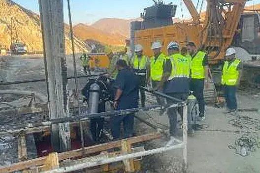 Recovery of a Submerged Drilling Rig